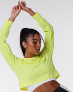 Cropped Shirt Walk Stretch